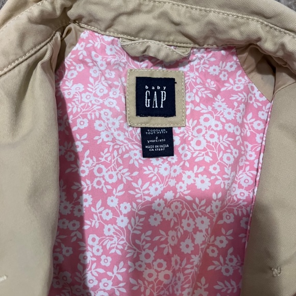 Gap 2T trench coat - Picture 2 of 3